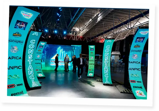 Arcos con logotipos de eventos