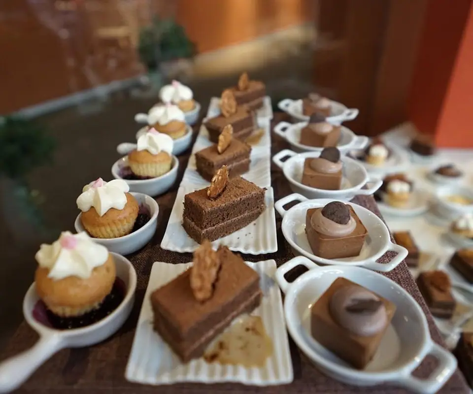Alimentos y bebidas en Poliforum León