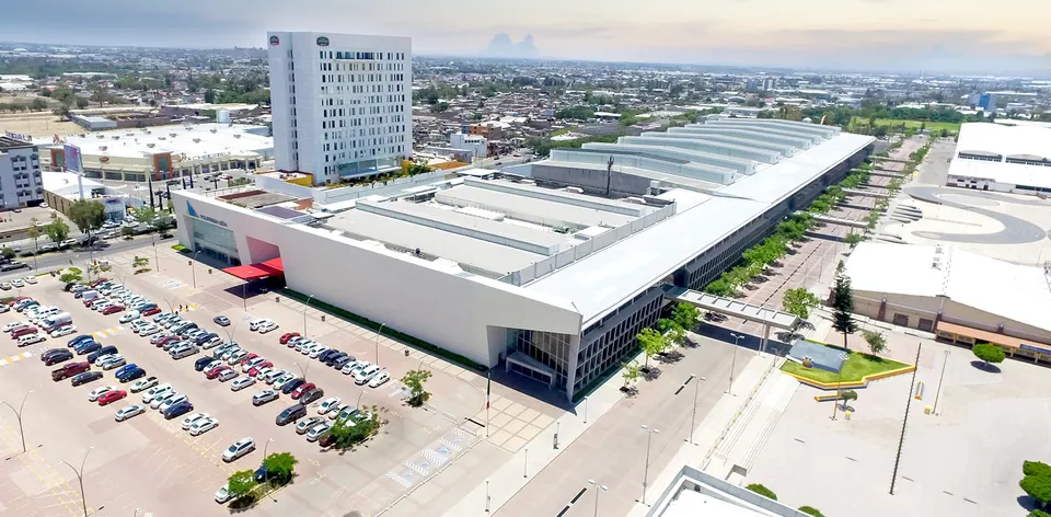 Vista aérea de Poliforum León con la ubicación de cada edificio