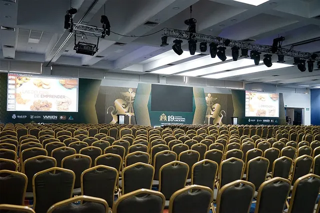 El Congreso Internacional AMCICHAC 2025 reunió a expertos de la salud en Poliforum León