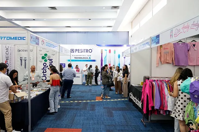 Congreso Dento León celebró una década de formación profesional