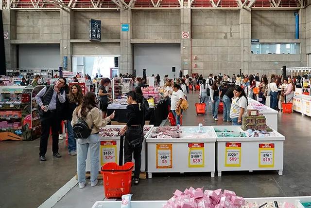 Mega Outlet de Belleza y Accesorios 2025 atrajo a miles en Poliforum León