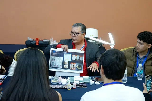 Congreso Dento León celebró una década de formación profesional