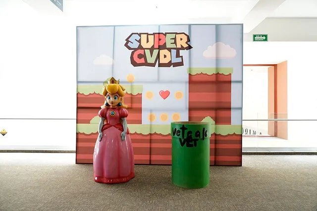 El Congreso Veterinario de León 2025 revivió los 90 con espíritu Mario Bros