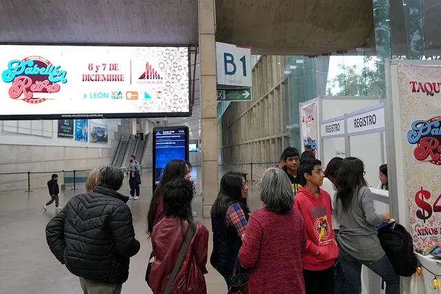 Pabellón Retro de León 2025 hizo viajar al pasado en Poliforum León