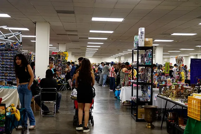 Pabellón Retro: Poliforum León viajó en el tiempo con el evento Retro 2025