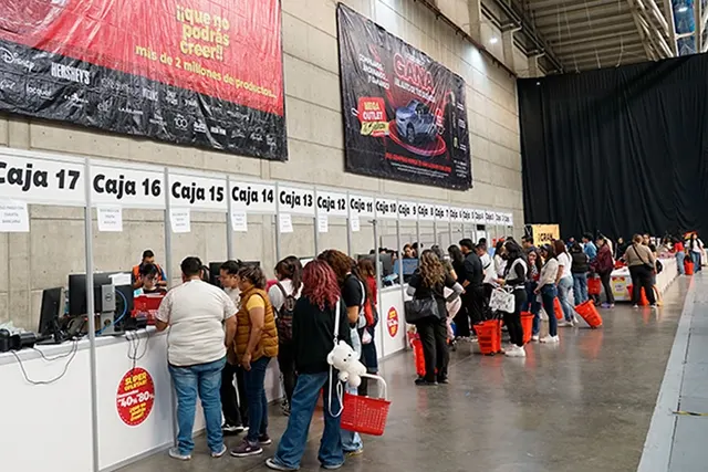 Mega Outlet de Belleza y Accesorios 2025 atrajo a miles en Poliforum León