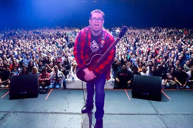 Franco Escamilla conquistó León con un show inolvidable en Poliforum