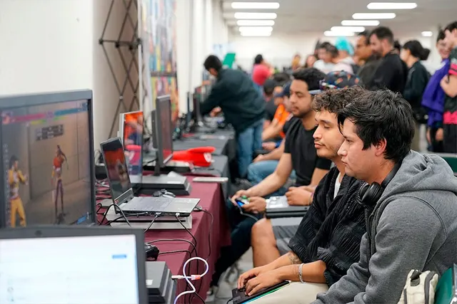 ArkadeWave 2025 llenó Poliforum León de música, gaming y cultura pop