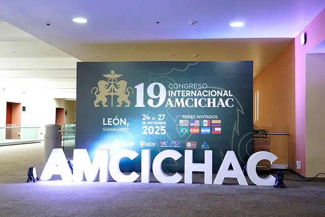 El Congreso Internacional AMCICHAC 2025 reunió a expertos de la salud en Poliforum León