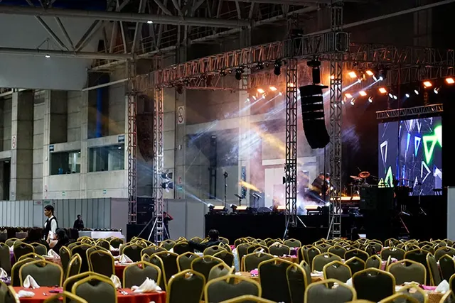 La magia de la Navidad brilló en Poliforum