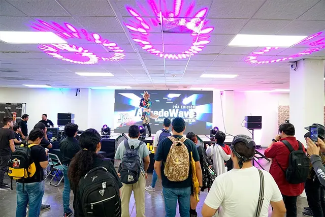 ArkadeWave 2025 llenó Poliforum León de música, gaming y cultura pop