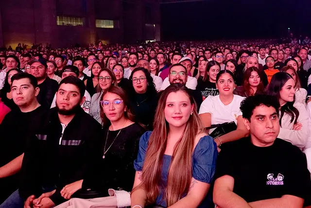 La Cotorrisa conquistó a León con una noche llena de carcajadas